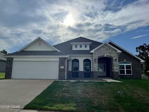 815 Silver Oaks Drive, Carl Junction, MO 64834