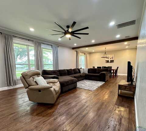 812 E First St, Hughes Springs, TX 75656