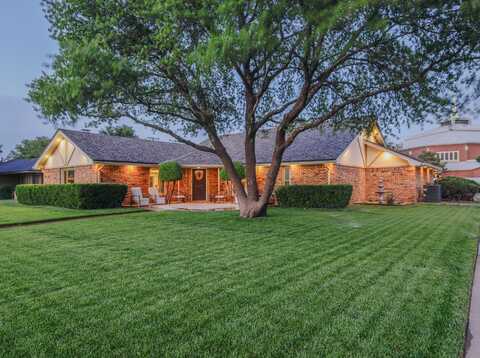 6109 Elkhart Avenue, Lubbock, TX 79424