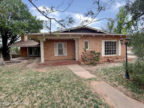 402 E Cardwell Street, Brownfield, TX 79316