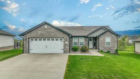 417 Middle Creek Way, Berea, KY 40403