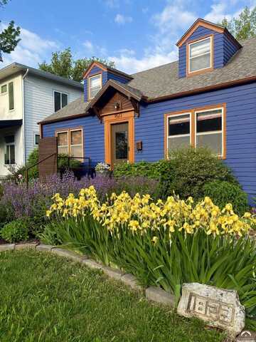 1823 Illinois Street, Lawrence, KS 66047