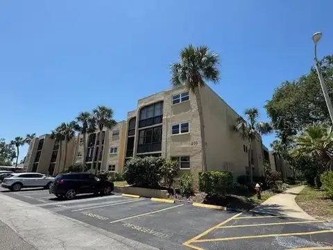 11485 OAKHURST ROAD, LARGO, FL 33774