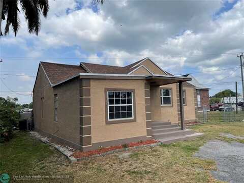 554 SE 1st St, Belle Glade, FL 33430