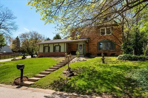 27 Heatherwood Dr, Collinsville, IL 62234