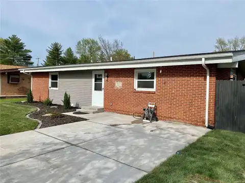 5323 Lynwood Court, Godfrey, IL 62035