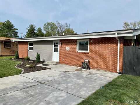 5323 Lynwood Court, Godfrey, IL 62035
