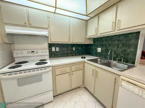 1445 Atlantic Shores Blvd, Hallandale Beach, FL 33009