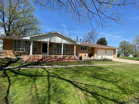 123 S Oak Street, Nokomis, IL 62075