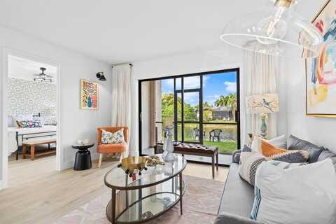 10442 Sunrise Lakes Blvd, Sunrise, FL 33322