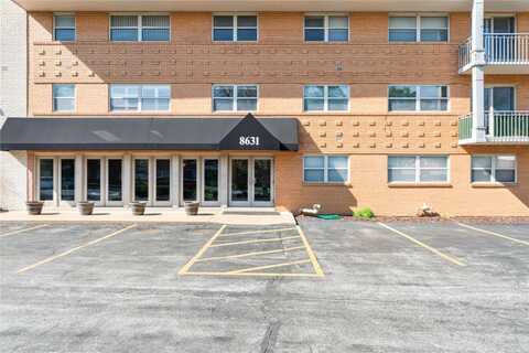 8631 Old Bonhomme Road, Saint Louis, MO 63132