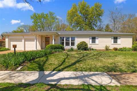 707 Big Bend Woods Drive, Manchester, MO 63021