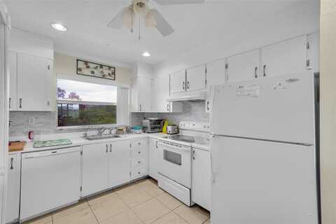 9020 Sunrise Lakes Blvd, Sunrise, FL 33322