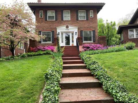 7720 Country Club Court, Clayton, MO 63105