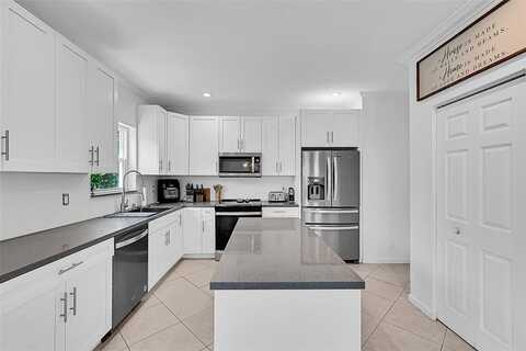 12656 NW 6th Ct, Coral Springs, FL 33071