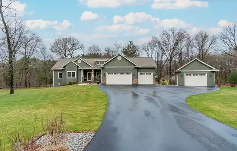 5922 Heathermoor Lane, Eau Claire, WI 54703
