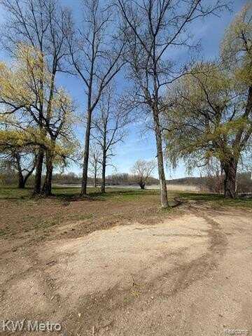 010770 HIGHLAND Road, White Lake, MI 48386