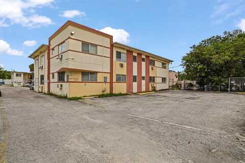 71 NW 76th St, Miami, FL 33150