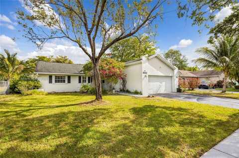 8031 NW 47th Ct, Lauderhill, FL 33351
