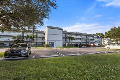 8421 Lagos De Campo Blvd, Tamarac, FL 33321