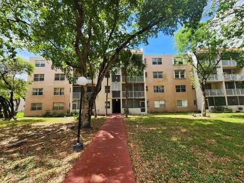 8501 NW 8th St, Miami, FL 33126