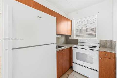 5730 NW 38th St, Virginia Gardens, FL 33166