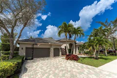4021 E Lake Estates Dr, Davie, FL 33328