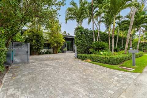 635 Curtiswood Dr, Key Biscayne, FL 33149