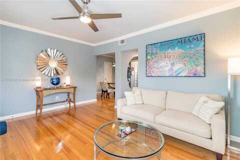 915 8th St, Miami Beach, FL 33139