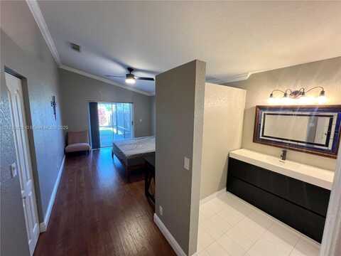 4250 SW 82 Way, Davie, FL 33328