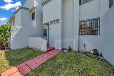717 NW 105th Pl, Miami, FL 33172