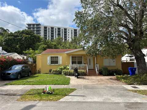 2922 SW 27th Ter, Miami, FL 33133