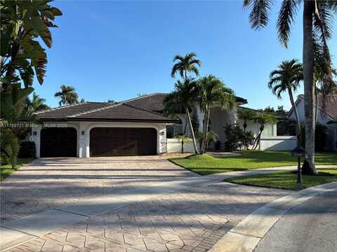 320 Windmill Palm Ave, Plantation, FL 33324