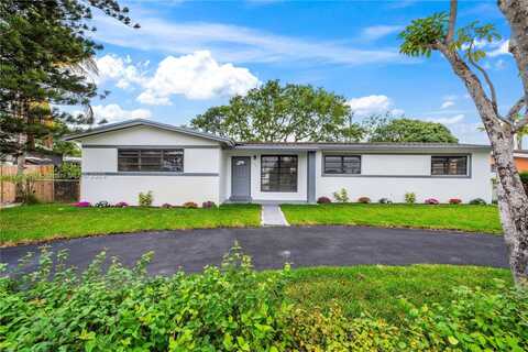 740 NE 181st St, Miami, FL 33162