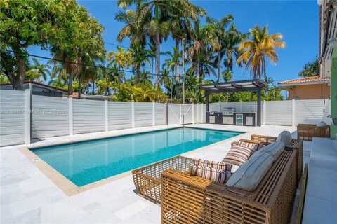 1045 Hollywood Blvd, Hollywood, FL 33019