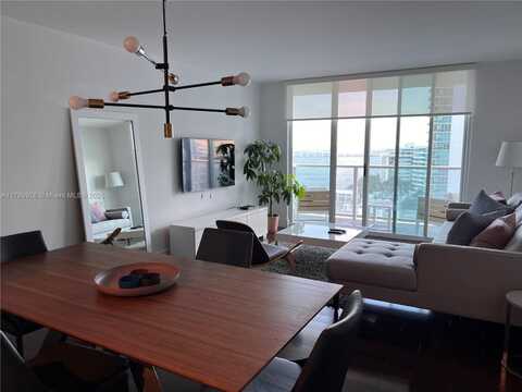 1155 Brickell Bay Dr, Miami, FL 33131