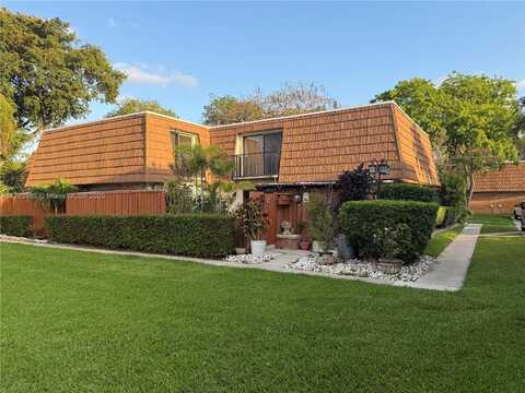 9101 SW 19th Pl, Davie, FL 33324