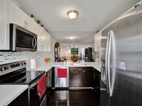 2704 NW 104th Ave, Sunrise, FL 33322
