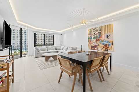 520 Brickell Key Dr, Miami, FL 33131
