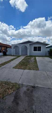 1284 W 38th Pl, Hialeah, FL 33012