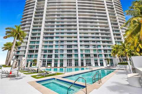 90 SW 3rd St, Miami, FL 33130