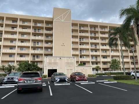 7076 Huntington Lane, Delray Beach, FL 33446
