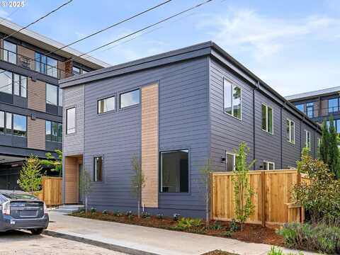 4930 SE Caruthers ST, Portland, OR 97215