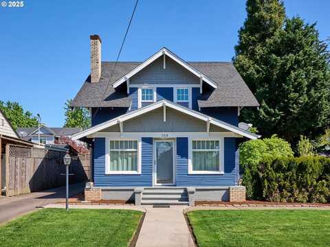 253 E Lincoln ST, Woodburn, OR 97071