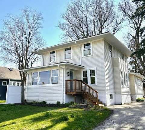 629 N Church St, Elkhorn, WI 53121