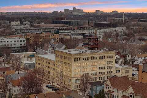 904 E Pearson St, Milwaukee, WI 53202