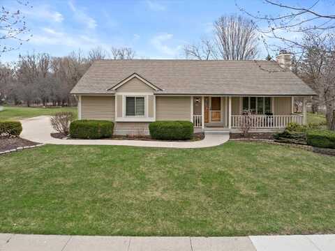 1019 S Comanche Ln, Waukesha, WI 53188