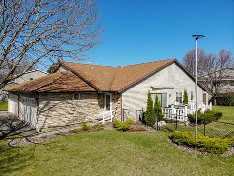 410 E 3rd Ave, Elkhorn, WI 53121