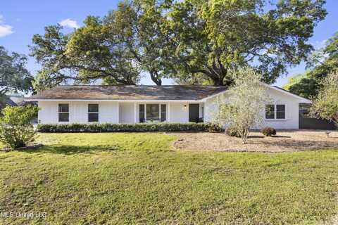 1560 E Second Street, Pass Christian, MS 39571
