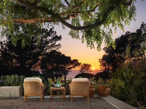 327 Pine Needles Dr, Del Mar, CA 92014